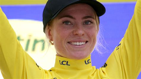 Vollering wins women’s Tour de France and teammate Reusser clinches final stage